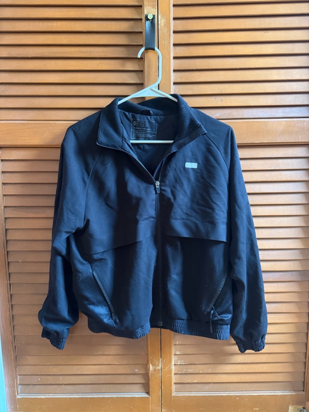 Figs women’s Black Sydney Scrub Jacket